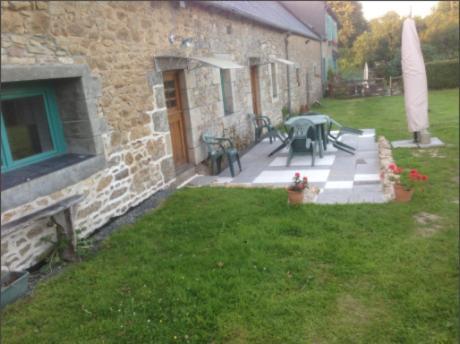 Captivating 2-Bed House With Log Burner In Kérien Esterno foto